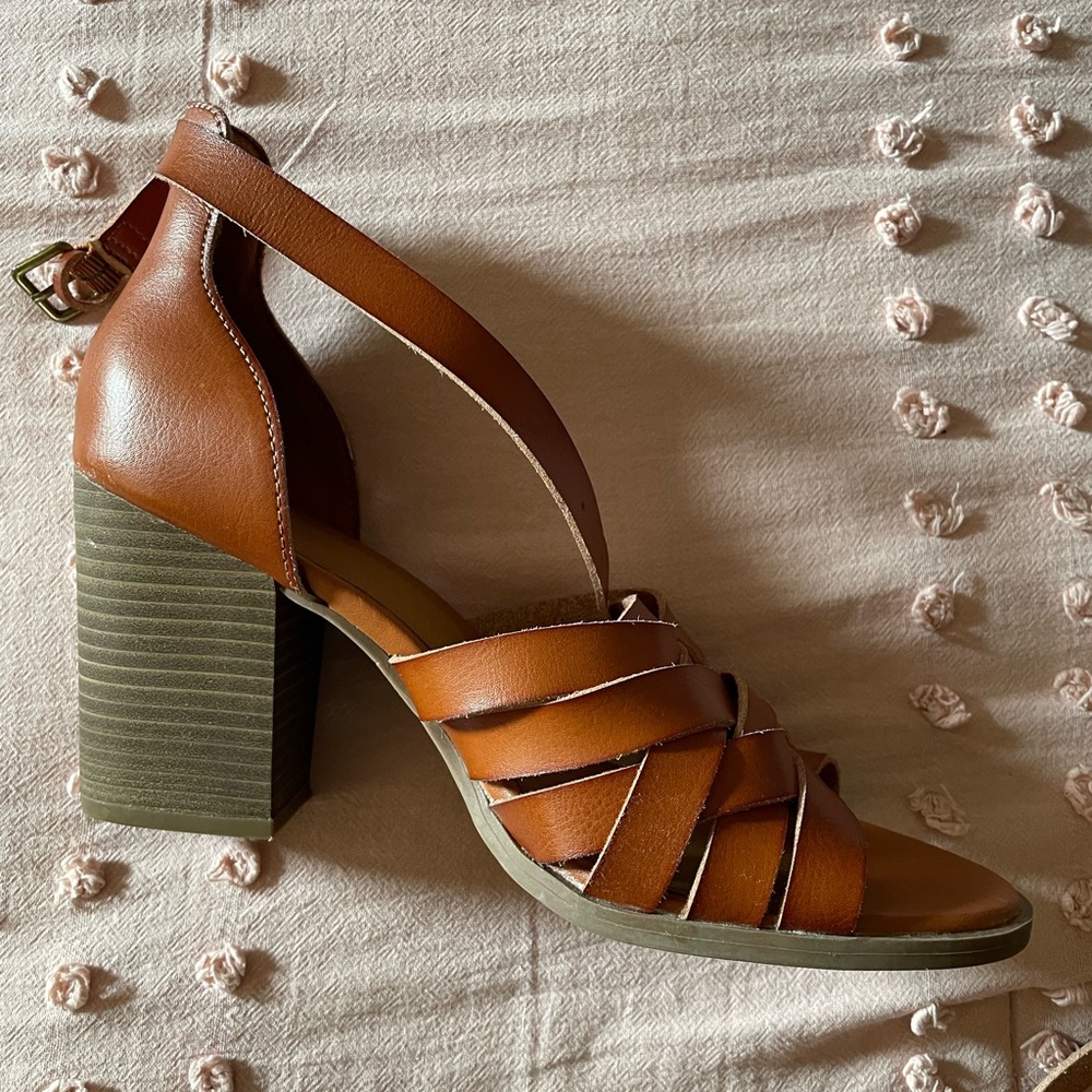 Universal Threads Leather Heels